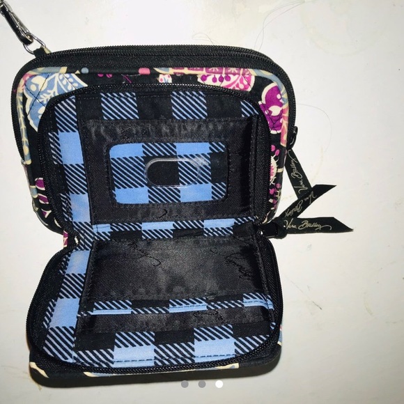 vera bradley wristlet - Picture 3 of 3